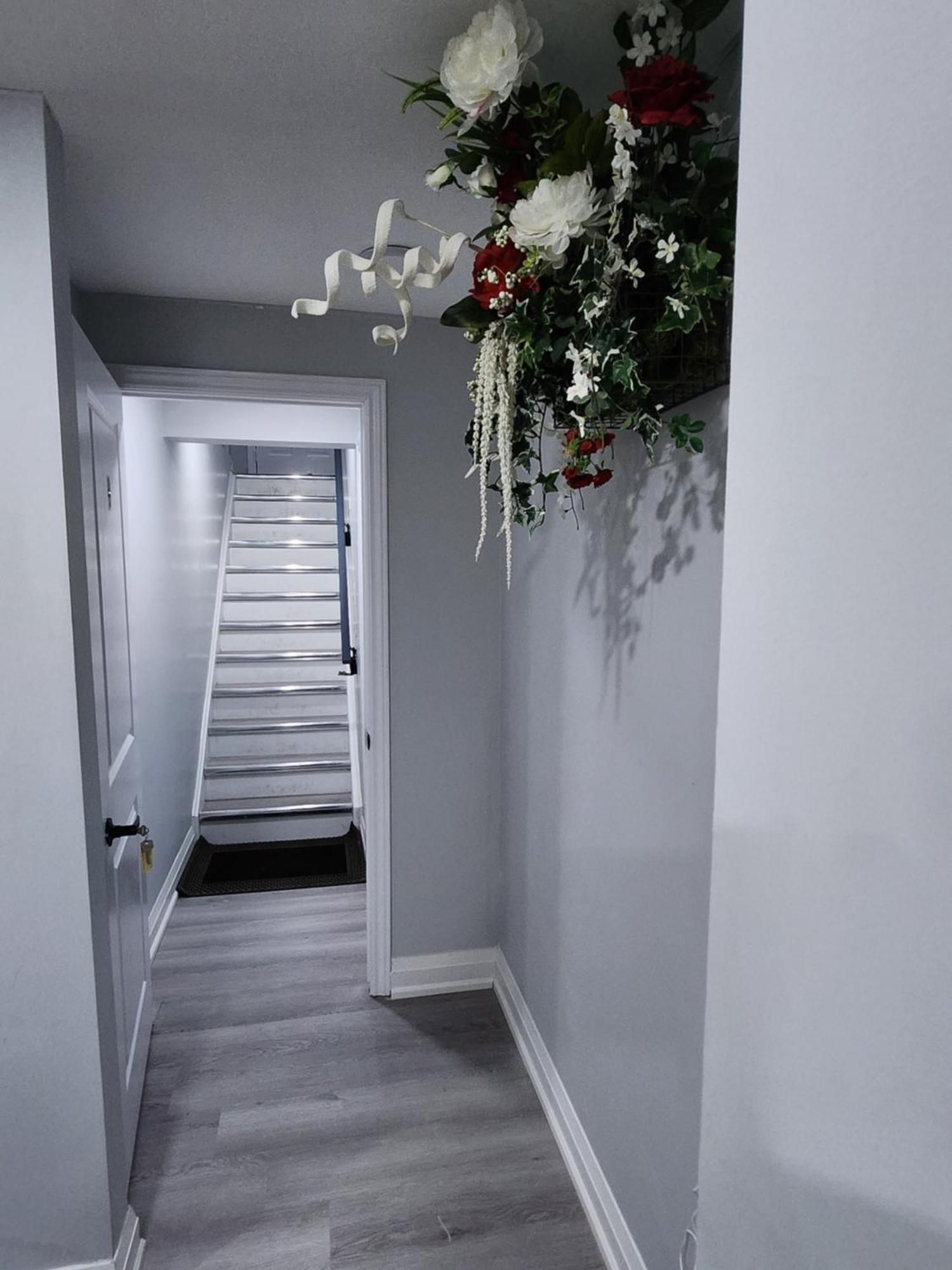 Apartment B 2 Bedroom ブランプトン エクステリア 写真