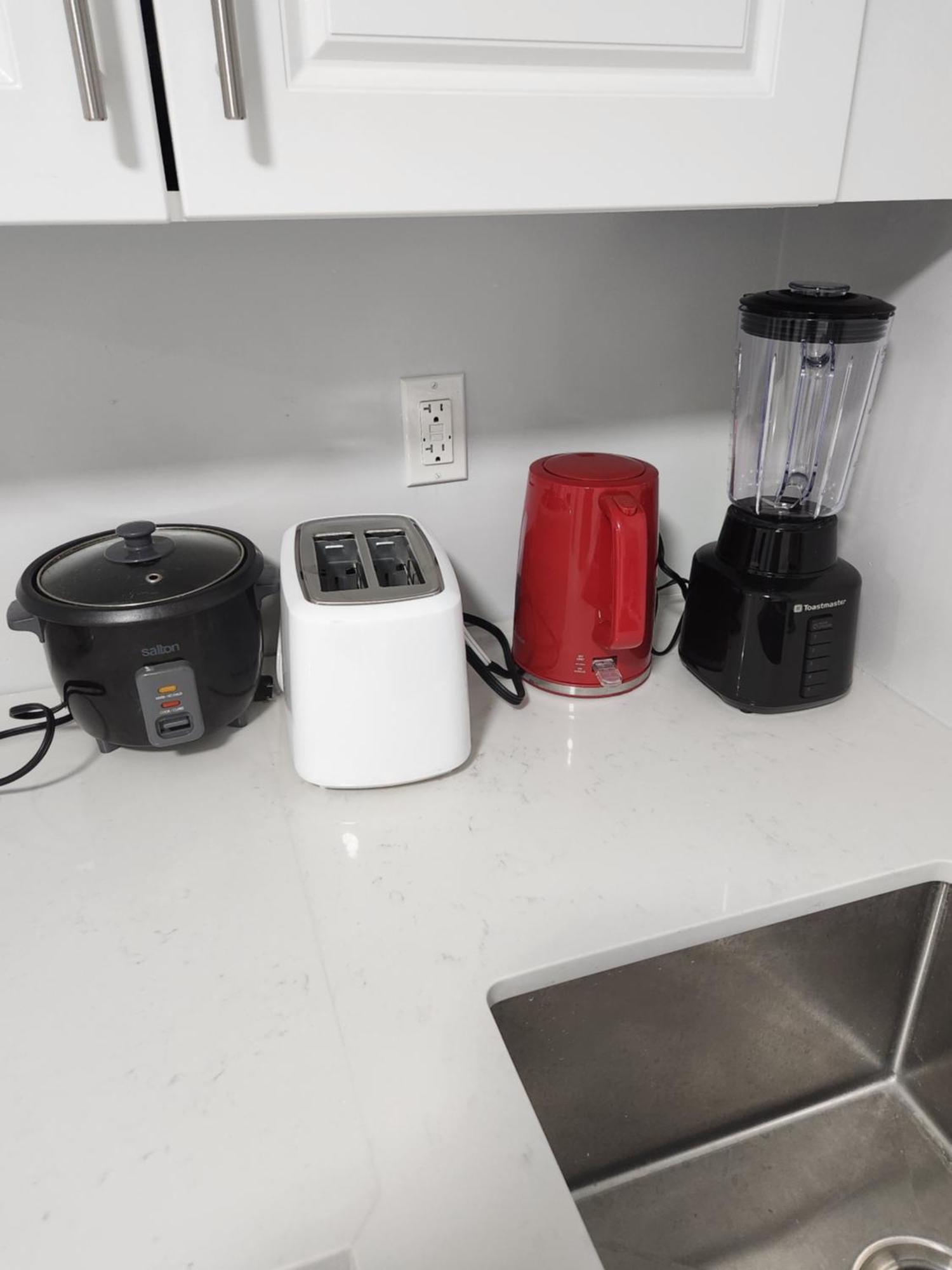 Apartment B 2 Bedroom ブランプトン エクステリア 写真